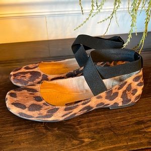 NEW DIRECTIONS Leopard Print Ballet Flat